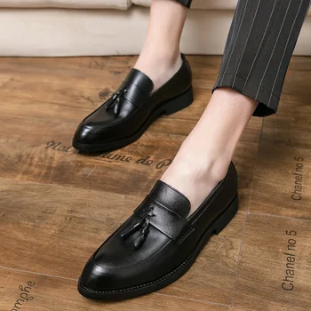 O Novo Luxo Designer Exclusivo Borlas De Deslizamento Na Condução Sapatos Para Homens Casuais Sapatos De Negócios Vestido Formal Calçado Zapatos Hombre